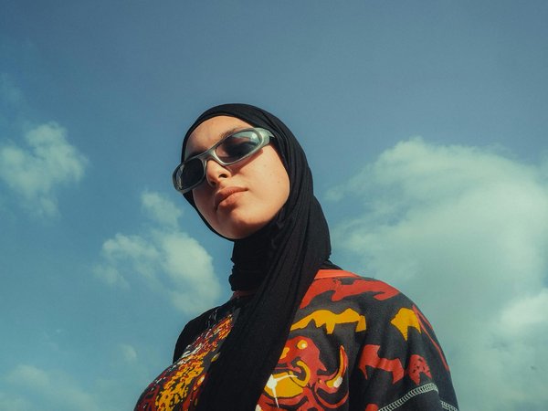 Quels sont les bienfaits des masques au charbon pour les peaux grasses et comment les utiliser?