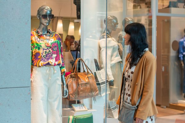 Découvrez l'art de la vente de luxe avec prelis